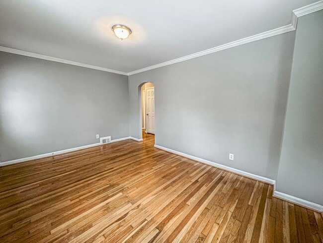 Photo - Charming 3 Bed 3 Bath Sitting On A Large Lot In Beautiful Summit Veitch