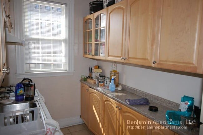 Building Photo - 15 Glenville Ave Unit 19