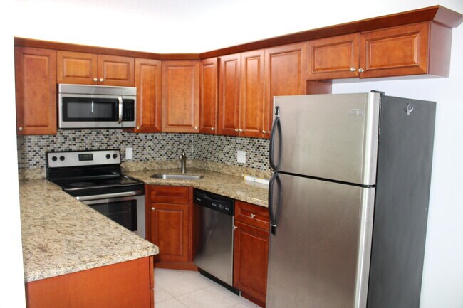 Photo - 1006 Green Pine Blvd Unidad H2