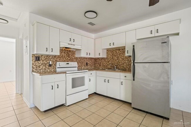 213 E Sam Houston Blvd