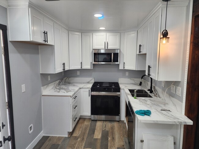 Building Photo - 3014 Clay Ave