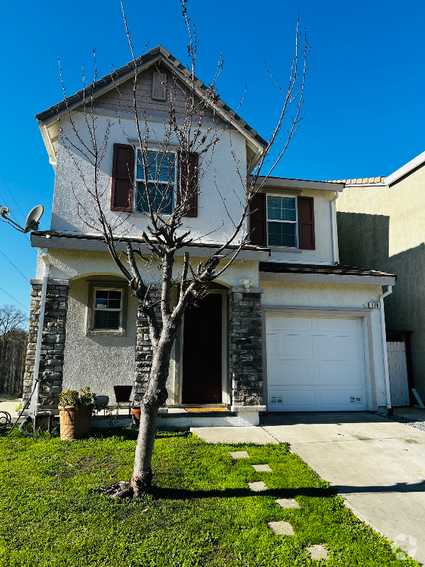 Building Photo - 170 Clear Sky Cir Rental