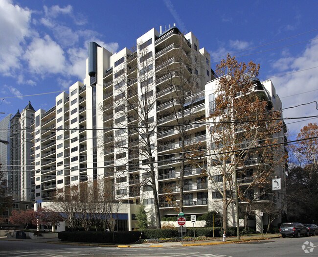 Foto principal - Ansley Above The Park Condominium