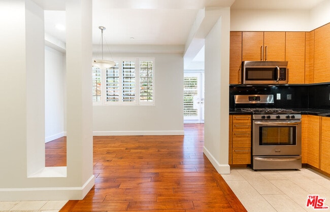 Photo - 1751 Appian Wy Unit 202