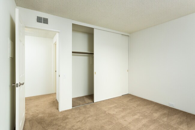 Bedroom - eaves Cerritos