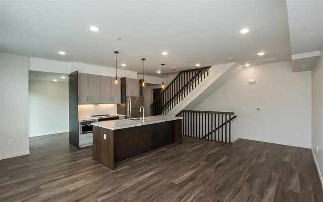 Photo - 535 S Dubuque St