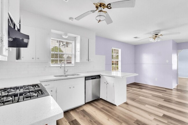 Photo - 8745 Kimberly Dr