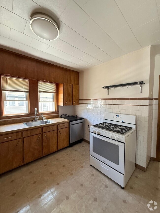 Building Photo - 105 Bromfield Rd Unit 2 Rental