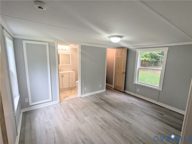 Photo - 5959 Derwent Rd