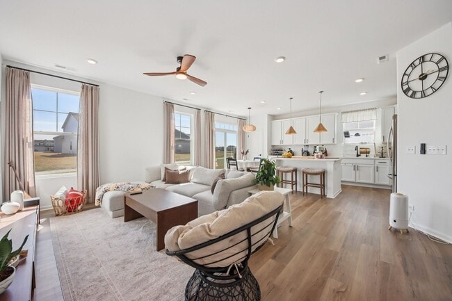 Photo - 714 Alberta Ave