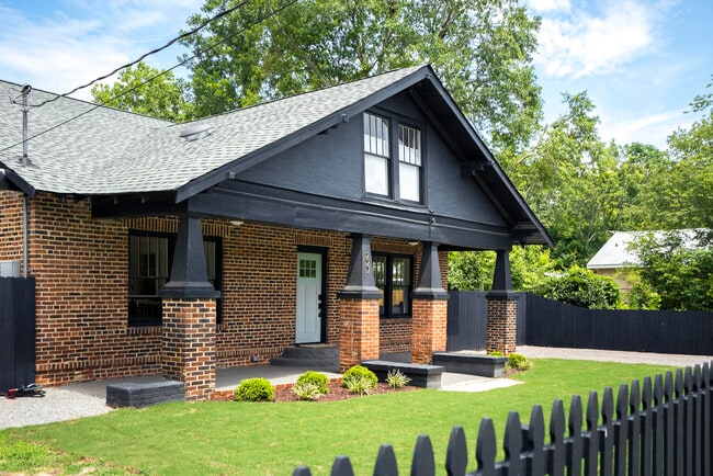 Photo - 227 Kershaw St NE