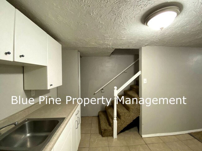1136 S 2nd Ave Unit B