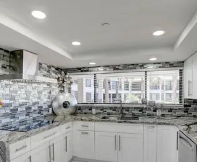 Photo - 665 SE 21st Ave Unit 101