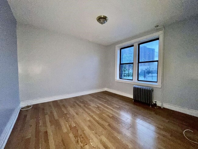 Building Photo - 119 60th St Unit 15E Rental