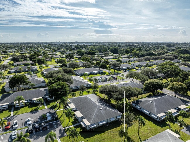 Building Photo - 1130 Cir Terrace W Unit D