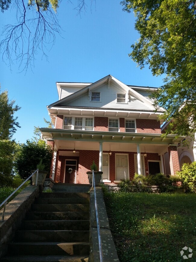 Building Photo - 821 Vine St Unit 302 Rental