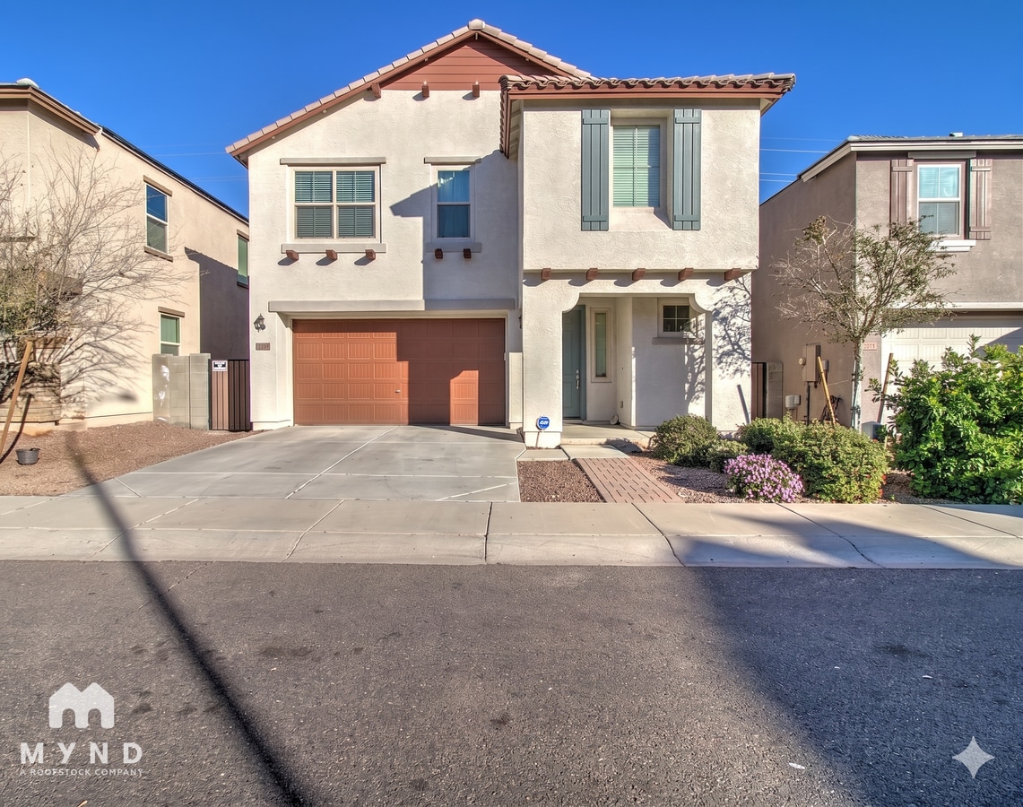 Photo - 421 N 119th Dr
