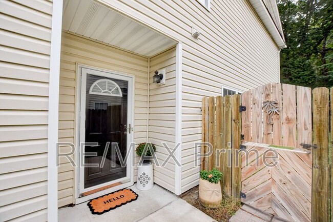 Photo - 320 Garcia Dr