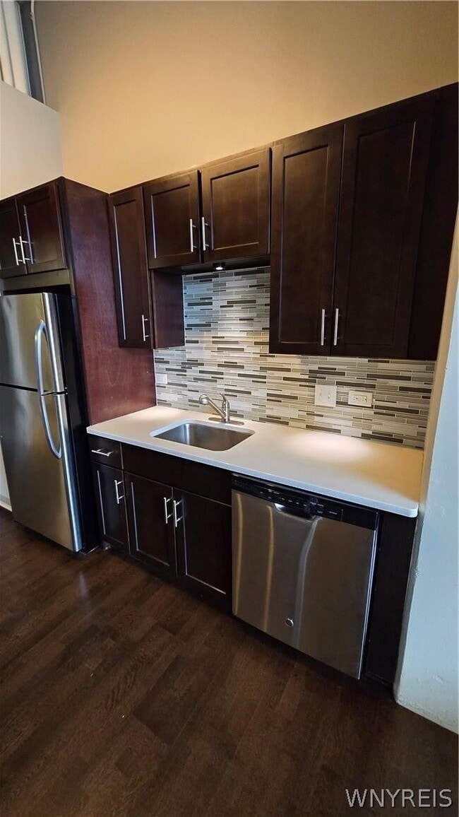 Photo - 2917 Main St Unidad 202