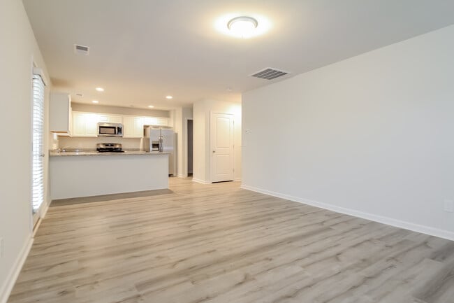 Photo - 518 Whittier St