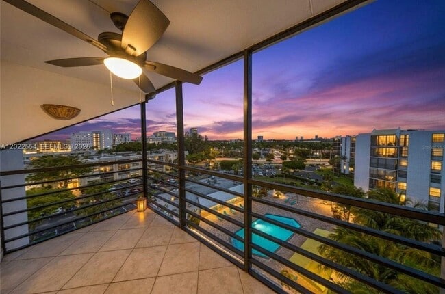 Building Photo - 20400 W Country Club Dr Unit 812