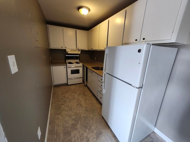Building Photo - 7 Roxbury Dr Unit 6