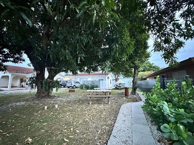 Photo - 636 SE 5th Pl