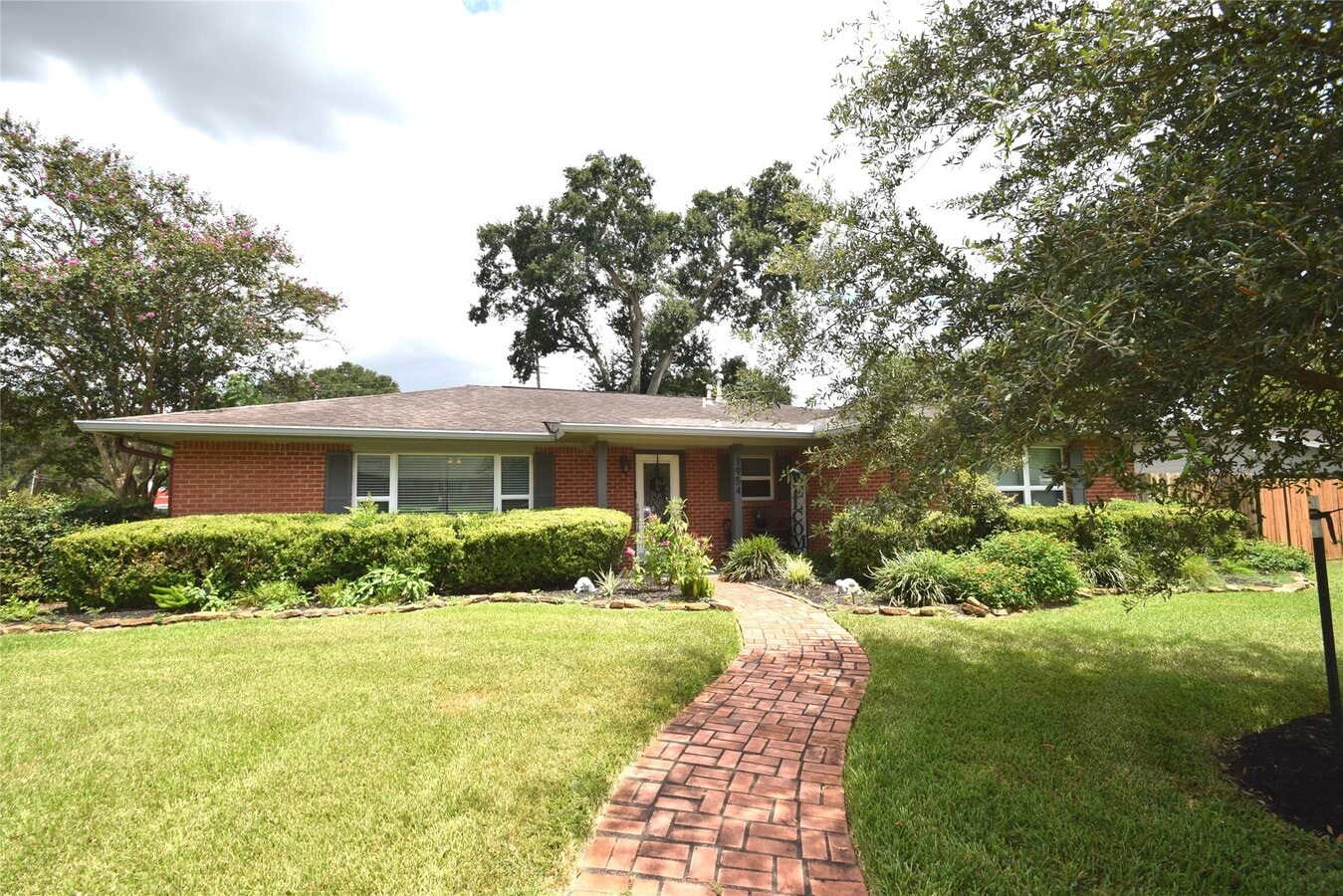Photo - 1954 Heights Dr