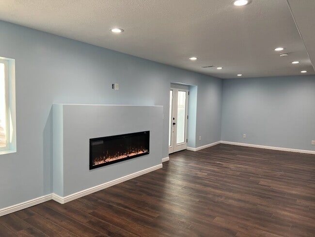 Building Photo - 7059 W Shaffer Ct
