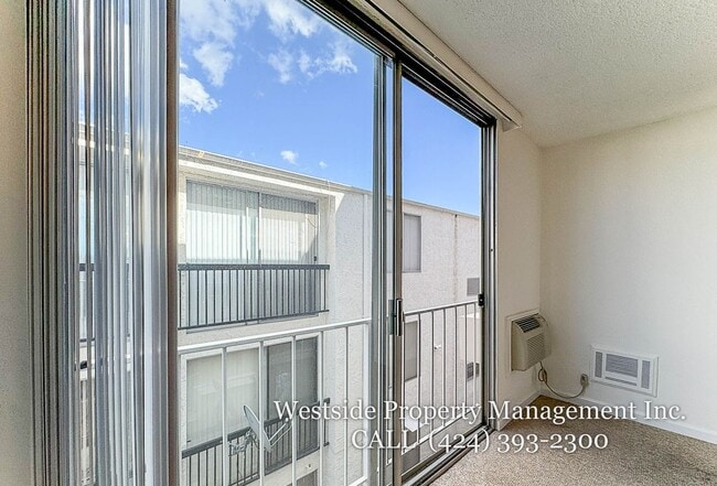 Photo - 11645 Montana Ave