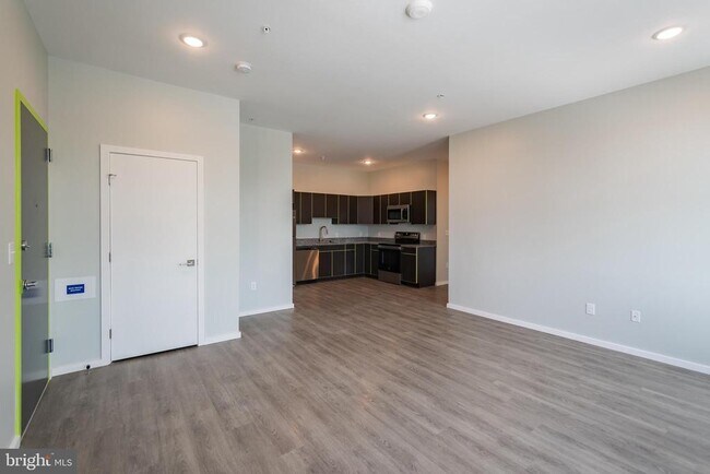 Building Photo - 4124 Haverford Ave Unit TWO BED/ONE BATH Rental