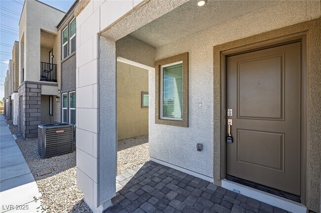 Photo - 5672 Beguiling Falls St Townhome