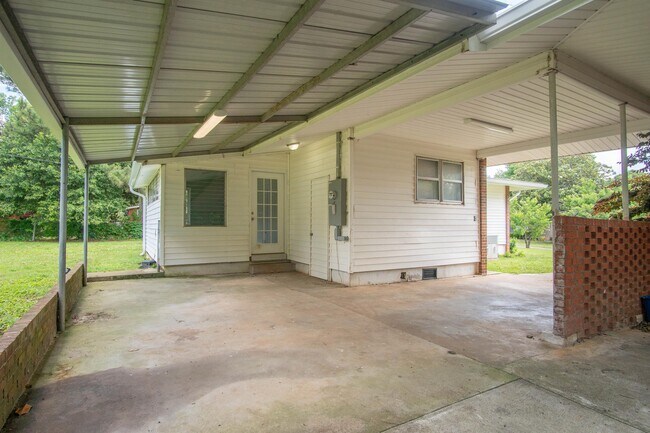 1005 Woodbine Rd
