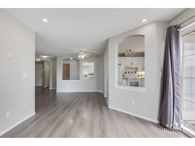Photo - 6336-6197 197 St Unit 305
