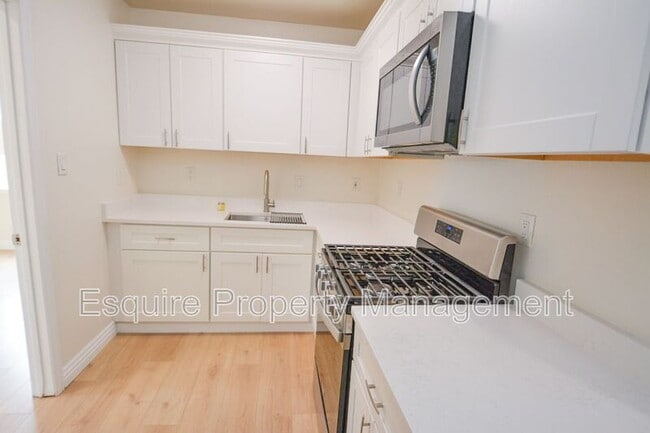 Photo - 2177 James Ave