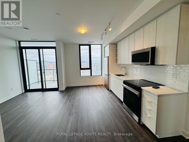 Photo - 2075 Lakeshore Rd. Unit 1302