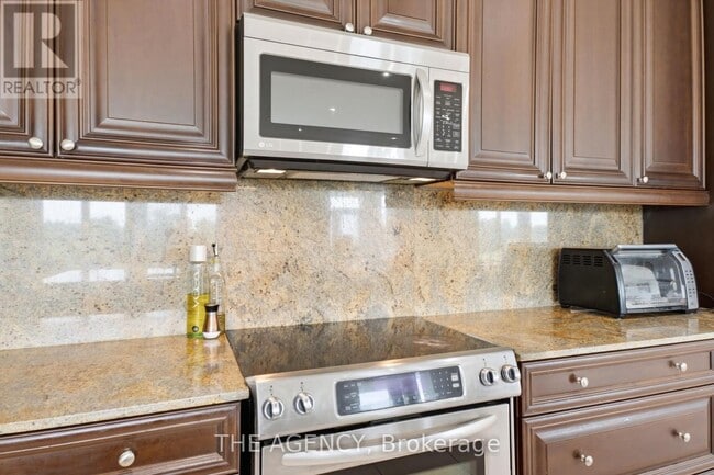 Photo - 14415 Jane St