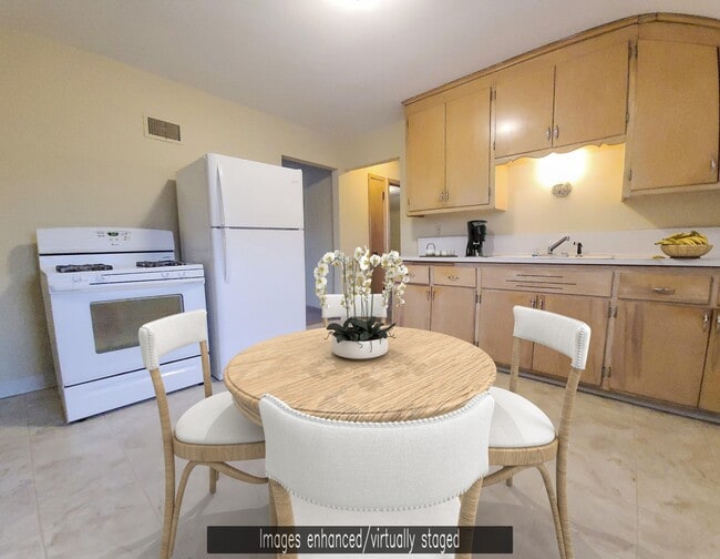 Photo - 6931 W Cleveland Ave Unit Upper