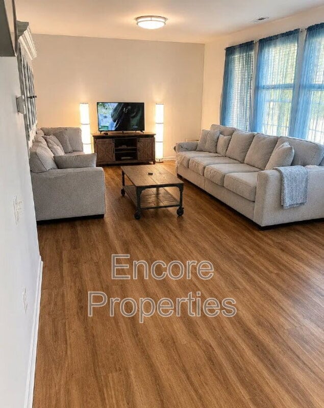 Photo - 1617 Maddox Park Dr