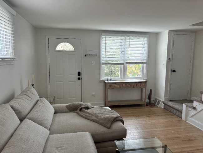 Photo - 946 Kenwood Rd