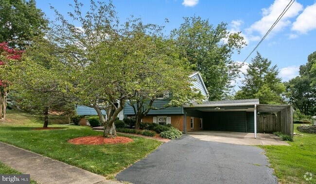 Building Photo - 9505 Farmview Ct Rental