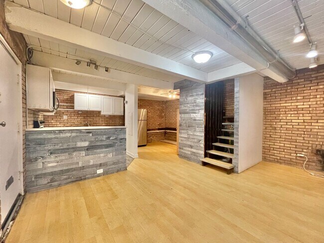 Photo - 806 S Loomis St Unit B