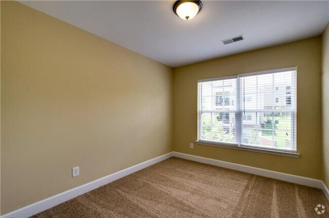 Building Photo - 3-bed/3.5-bath in Lenox Village Rental