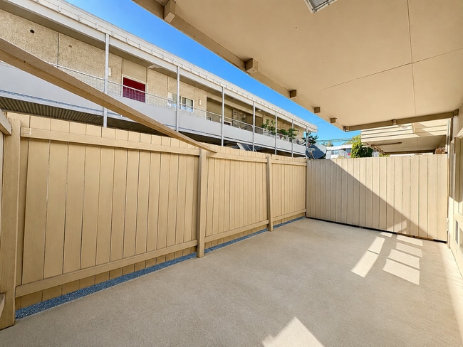 921 N 96th St Unit 13