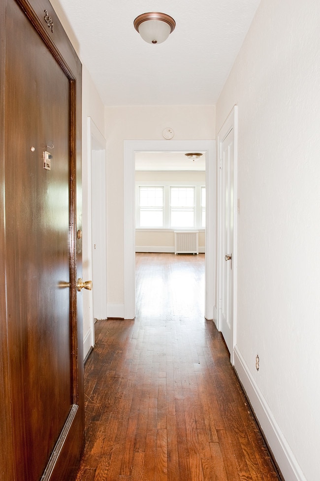 The Admiral Apartments For Rent in Cincinnati, OH