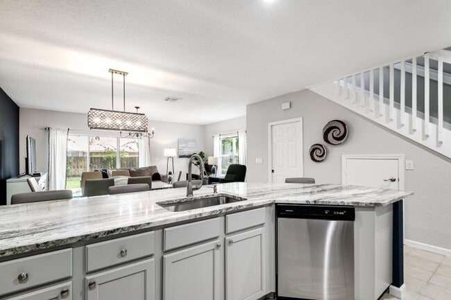 Photo - 13354 Georgian Ct