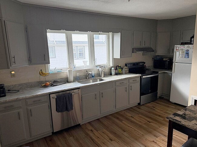 Building Photo - 65 Boston Ave Unit 2