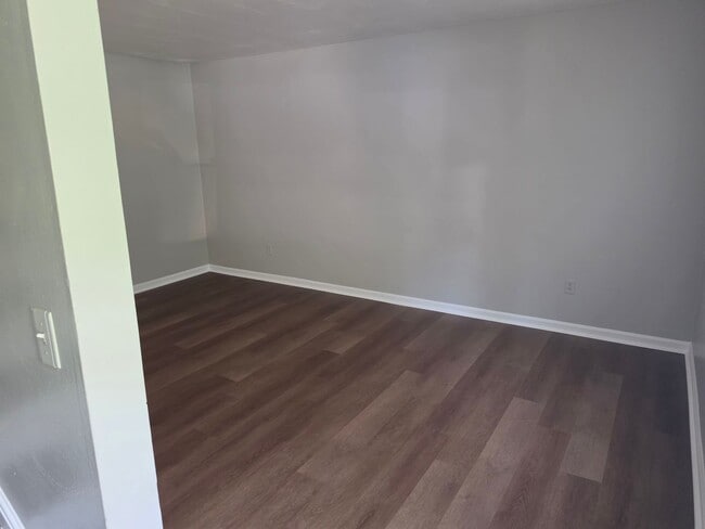 Photo - 426/428 Ceylon St NE. Unit 428