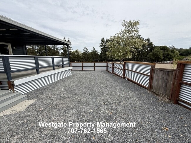 Photo - Beautiful Modern 2/2 Country Home - 985 Eastman Lane