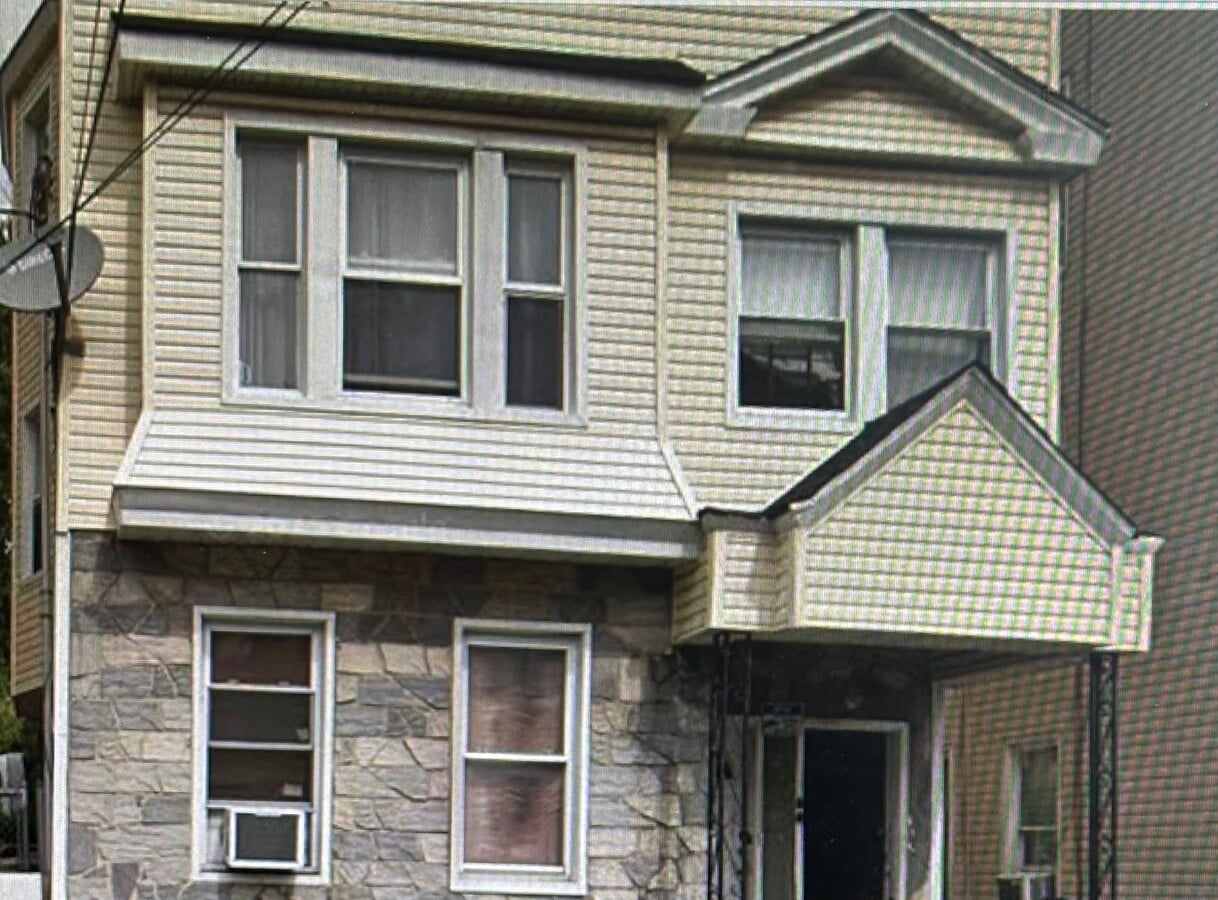 Photo - 375 6th Ave W Unidad 1